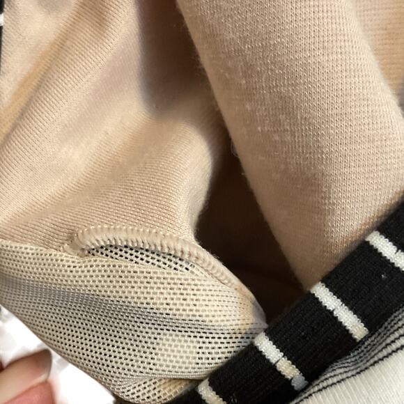 Lululemon Top Women’s Size 6 Black White Stripe Yoga Razor Back Bra Activewear - Picture 8 of 8